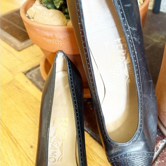 Salvatore Ferragamo Black Leather Cap Toe Pumps Low Heel Classic Shoes - Picture 3 of 7